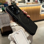 Black / iPhone 16 Pro